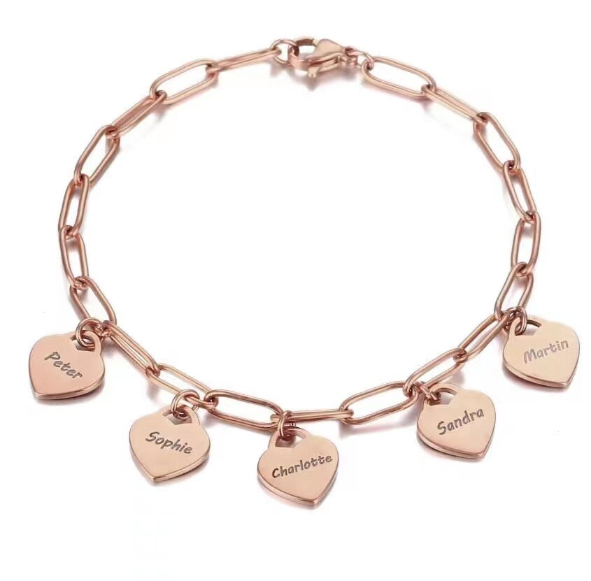 Bracelet avec pendentifs cœur personnalisés