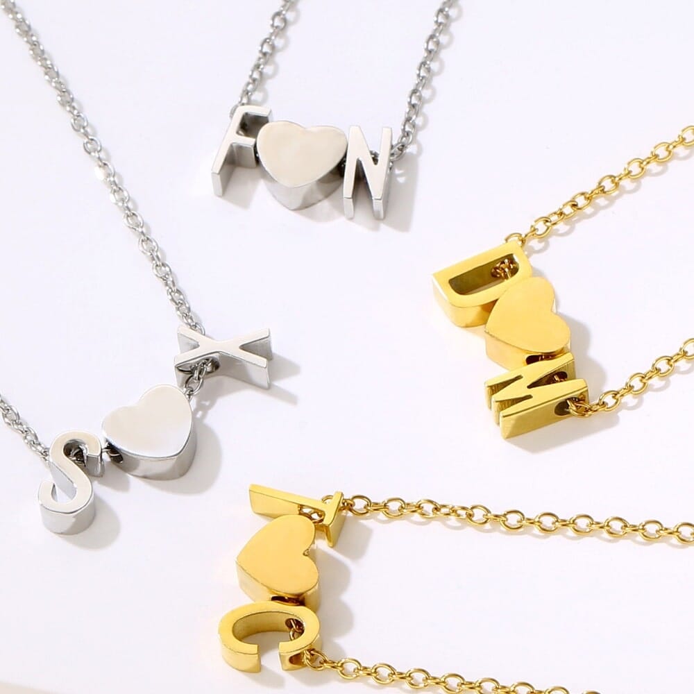Halskette mit Herz und zwei Buchstaben Necklaces Loanya