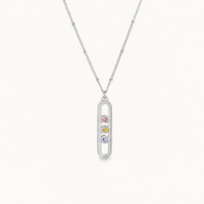 Collier avec trois pierres de naissance
