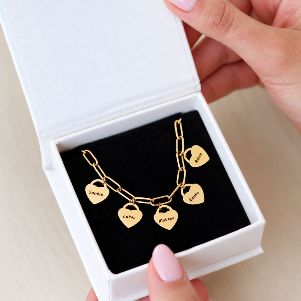 Bracelet avec pendentifs cœur personnalisés