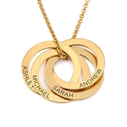 Collier avec cercles de noms entrelacés