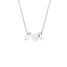 Charger l&#39;image dans la galerie, Halskette mit Herz und zwei Buchstaben Necklaces Loanya Silber 40 - 45 cm 
